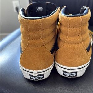 Vans High Top Sneaker size 6 men's 7.5 women